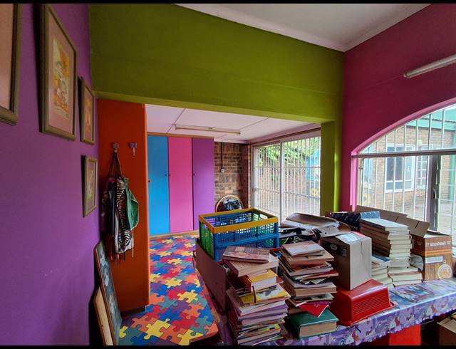 4 BEDROOM FREESTANDING FOR SALE IN STILFONTEIN EXT 3